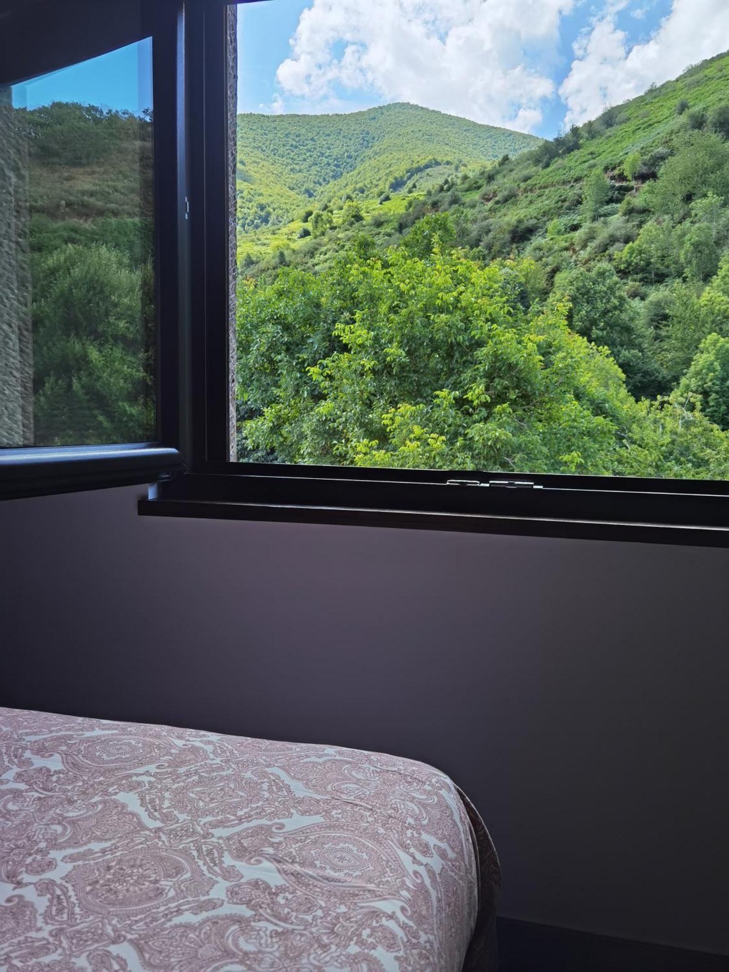 Hotel Eigon Посада-де-Вальдеон Экстерьер фото